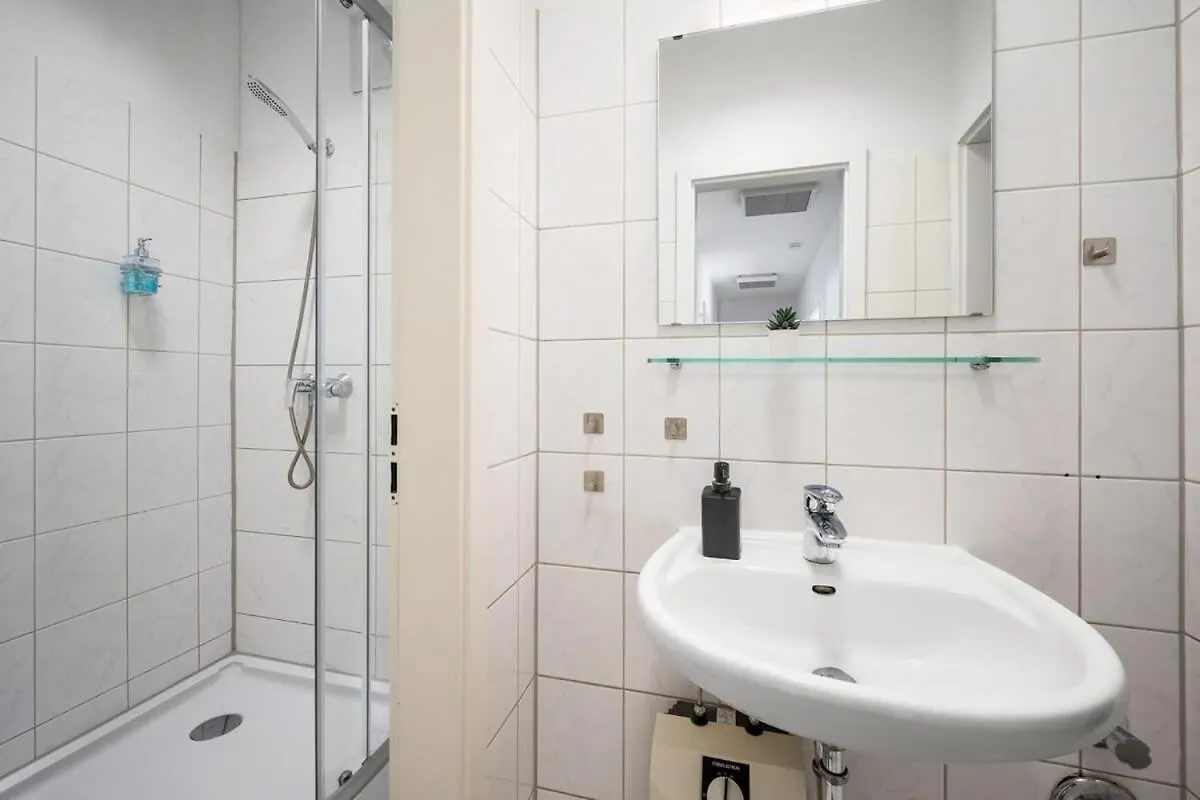 Apartment Munich Gem - 2 Bedroom Alpine View Tranquility